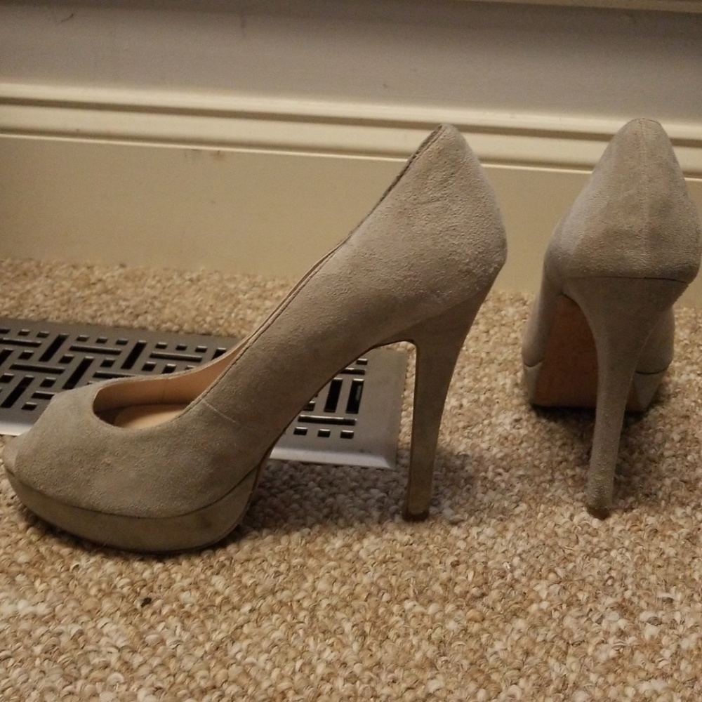 SOLD Jessica Simpson Heels